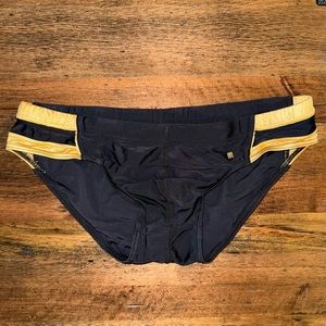 Marcuse Black/Gold Speedo, Size Small